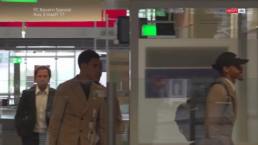 Lộ hình ảnh mới nhất của Leroy Sane sau khi bị Mane 'tẩn' chảy máu khiến báo chí Đức bàng hoàng - Ảnh 5.