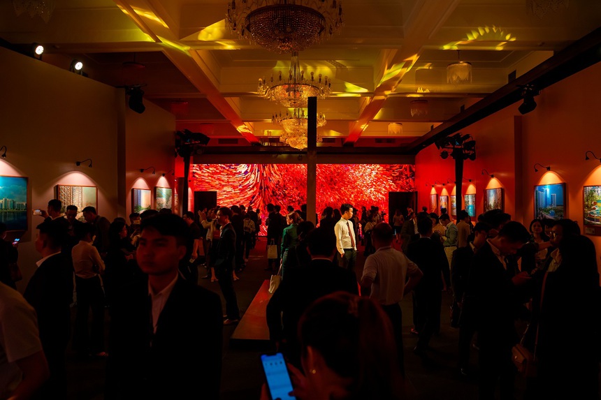 Tín đồ nghệ thuật chen chân thưởng thức triển lãm "Glory to GLORY" - Ảnh 4. Tín đồ nghệ thuật chen chân thưởng thức triển lãm "Glory to GLORY" - Ảnh 4.