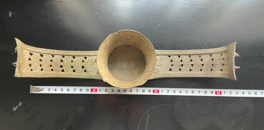 Đêm đêm rì rầm trong tiếng đất: Hình ảnh thầy cúng và đồ thiêng từ 3.000 năm - Ảnh 5.