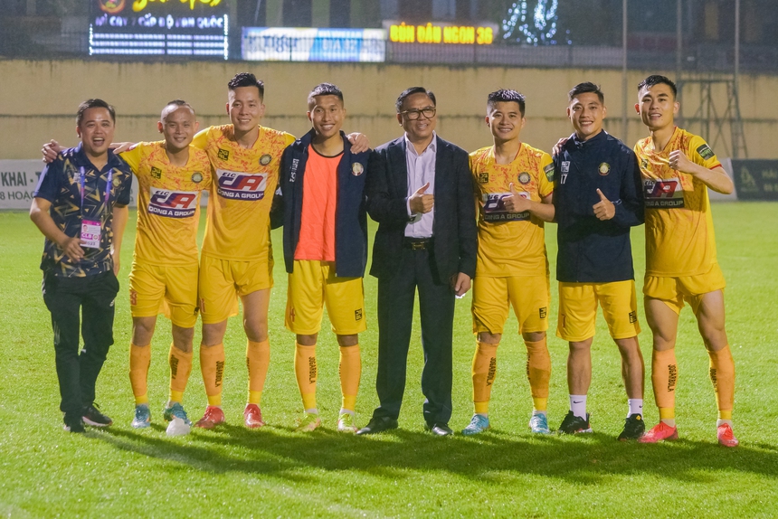 Đông Á Thanh Hóa, CLB Thanh Hóa, bầu Đoan, Chủ tịch Cao Tiến Đoan, HLV Velizar Popov, HLV Popov