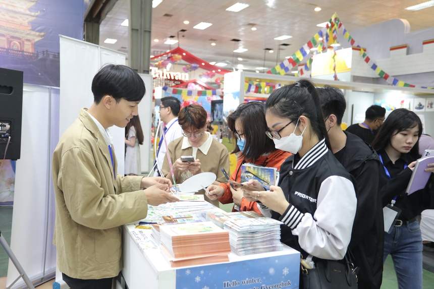 Tổng cục Du lịch Hàn Quốc tại Việt Nam tham dự 'Triển lãm Du lịch Quốc tế VITM 2023' với nhiều hoạt động thú vị - Ảnh 3. Tổng cục Du lịch Hàn Quốc tại Việt Nam tham dự 'Triển lãm Du lịch Quốc tế VITM 2023' với nhiều hoạt động thú vị - Ảnh 3.