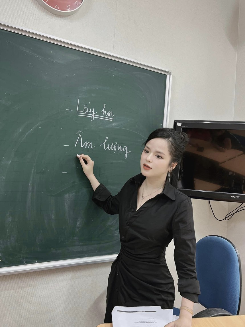 Hà Đan khóc vì vai diễn được 'đo ni đóng giày' trong 'Cuộc đời vẫn đẹp sao', ngoài đời là MC 'nấm lùn' của VTV - Ảnh 7. Hà Đan khóc vì vai diễn được 'đo ni đóng giày' trong 'Cuộc đời vẫn đẹp sao', ngoài đời là MC 'nấm lùn' của VTV - Ảnh 7.