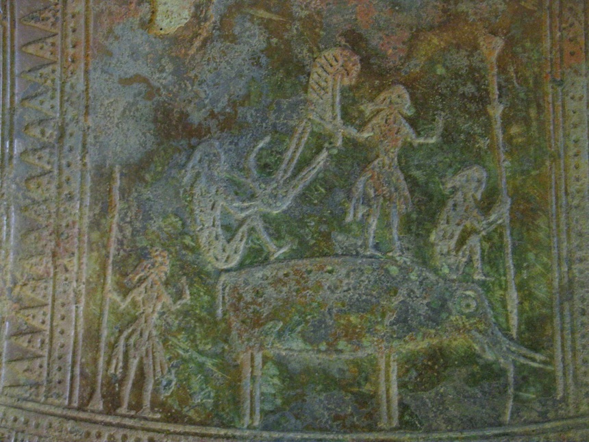 Đêm đêm rì rầm trong tiếng đất: Hình ảnh thầy cúng và đồ thiêng từ 3.000 năm - Ảnh 3.