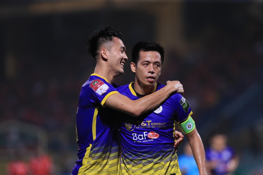 Từ cái xua tay của thầy Park, sao trẻ Hà Nội ghi điểm đậm nét trong mắt HLV Troussier - Ảnh 1.