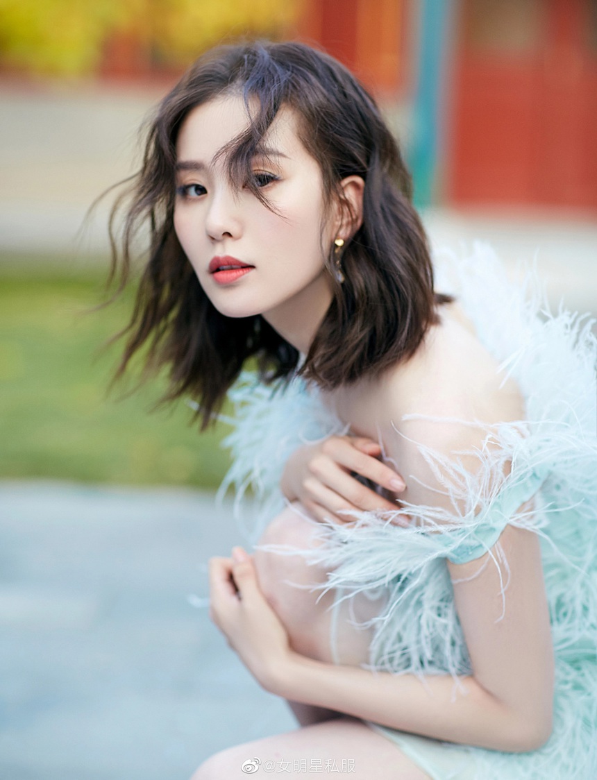 Tranh cãi BXH 10 mỹ nhân showbiz đẹp nhất Trung Quốc: Địch Lệ Nhiệt Ba, Phạm Băng Băng đồng loạt vắng mặt  - Ảnh 3.