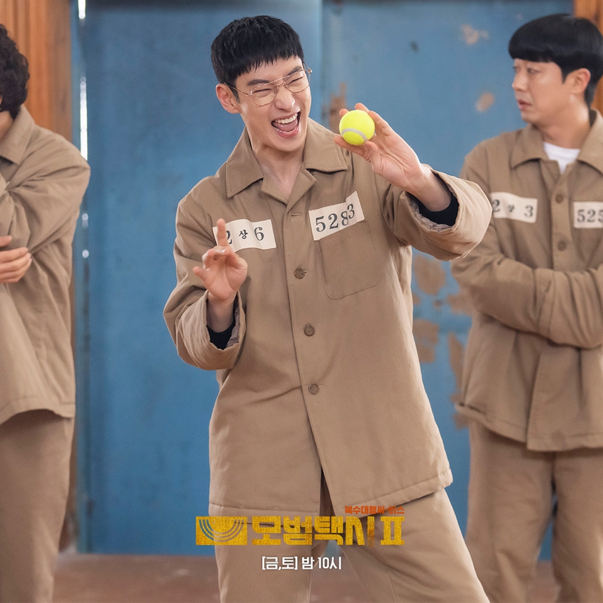 'Ẩn danh 2' nhá hàng hình ảnh 'tù tội' của biệt đội Taxi Cầu vồng - Ảnh 3. 'Ẩn danh 2' nhá hàng hình ảnh 'tù tội' của biệt đội Taxi Cầu vồng - Ảnh 3.