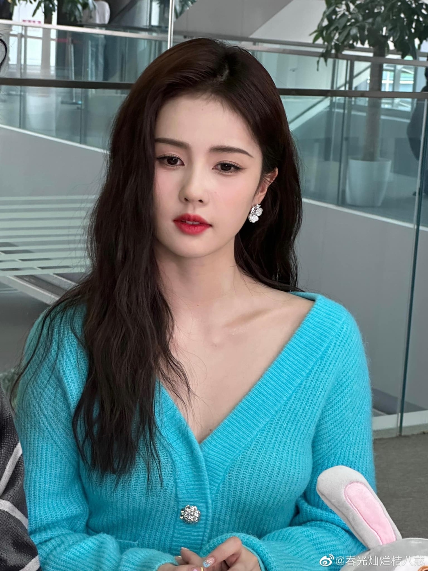 Hết hồn với ảnh quảng cáo phim 'Trường nguyệt tẫn minh', La Vân Hi - Bạch Lộc xấu đến giật mình - Ảnh 5. Hết hồn với ảnh quảng cáo phim 'Trường nguyệt tẫn minh', La Vân Hi - Bạch Lộc xấu đến giật mình - Ảnh 5.