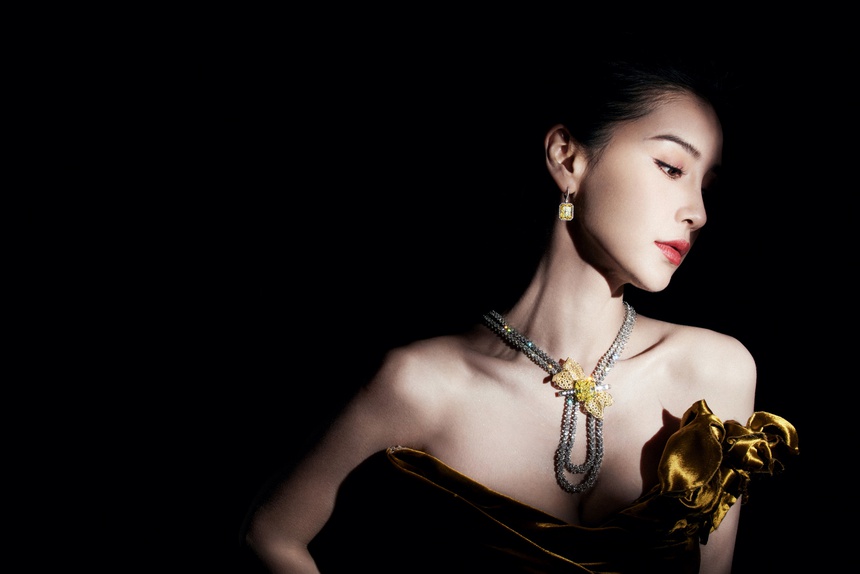 Tham dự sự kiện, Angelababy gây sốc với trang sức giá 'trên trời' - Ảnh 2.