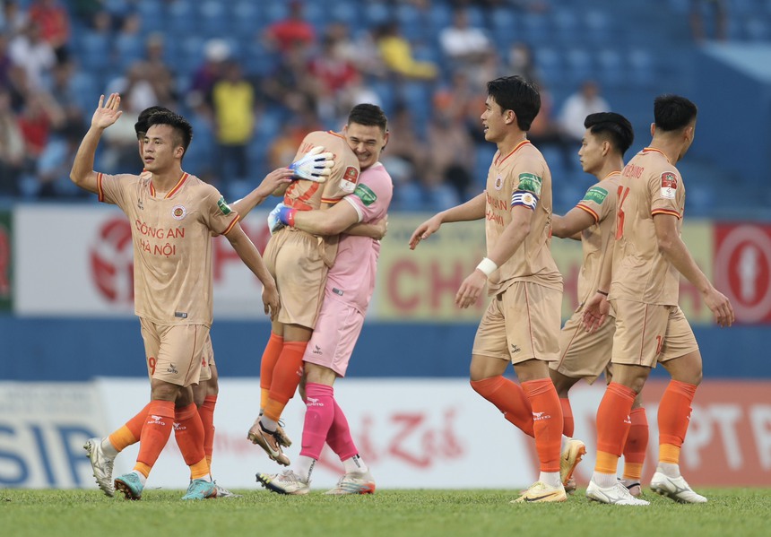 Nhận định CAHN vs Nam Định (19h15, 16/4), vòng 7 Night Wolf V-League - Ảnh 2. Nhận định CAHN vs Nam Định (19h15, 16/4), vòng 7 Night Wolf V-League - Ảnh 2.