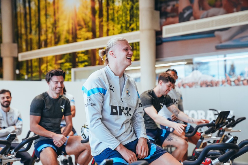 Bí mật đằng sau thành tích ghi bàn của Haaland là… sữa! - Ảnh 5. Bí mật đằng sau thành tích ghi bàn của Haaland là… sữa! - Ảnh 5.