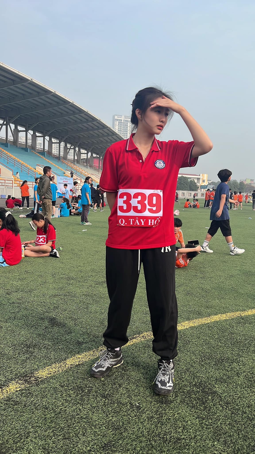 Con gái của cựu hoa khôi bóng chuyền Kim Huệ xinh đẹp, có năng khiếu thể thao nhưng sao không theo nghiệp mẹ? - Ảnh 4. Con gái của cựu hoa khôi bóng chuyền Kim Huệ xinh đẹp, có năng khiếu thể thao nhưng sao không theo nghiệp mẹ? - Ảnh 4.