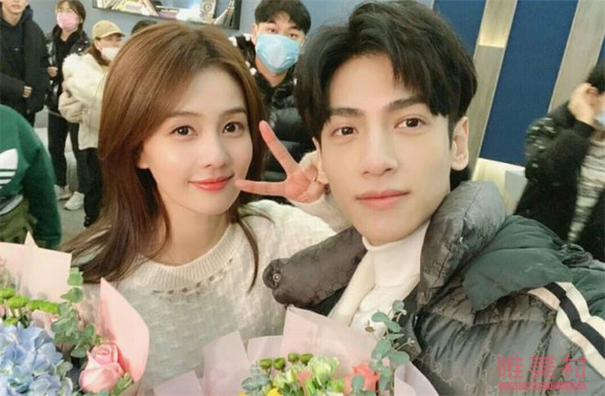 La Vân Hi - Bạch Lộc bị nghi 'phim giả tình thật' ở Trường nguyệt tẫn minh, xem chàng 'sủng' nàng mà dân tình quắn quéo - Ảnh 8. La Vân Hi - Bạch Lộc bị nghi 'phim giả tình thật' ở Trường nguyệt tẫn minh, xem chàng 'sủng' nàng mà dân tình quắn quéo - Ảnh 8.