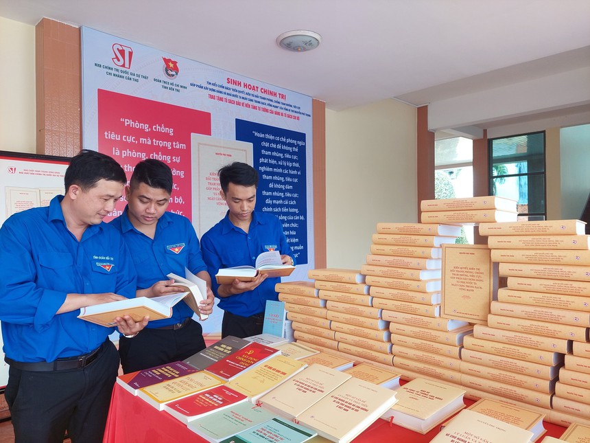 Cuốn sách của Tổng Bí thư về phòng, chống tham nhũng: Nhất quán giữa nói và làm, kiên trì đấu tranh không ngừng nghỉ - Ảnh 3.