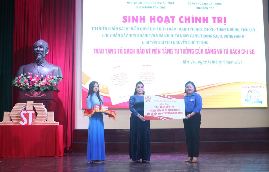Cuốn sách của Tổng Bí thư về phòng, chống tham nhũng: Nhất quán giữa nói và làm, kiên trì đấu tranh không ngừng nghỉ - Ảnh 2.
