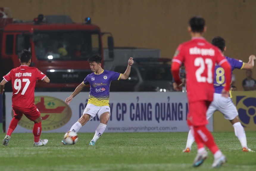 Dàn sao nhà bầu Đức gieo sầu cho Á quân V.League ở trận thua thảm trước CLB Hà Nội - Ảnh 2. Dàn sao nhà bầu Đức gieo sầu cho Á quân V.League ở trận thua thảm trước CLB Hà Nội - Ảnh 2.