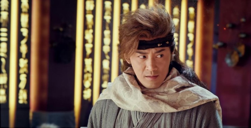 Khán giả 'rùng mình' với tài tử U50 diễn nhí nhảnh như con nít, còn có cảnh nhạy cảm với nữ phụ kém 22 tuổi - Ảnh 3.