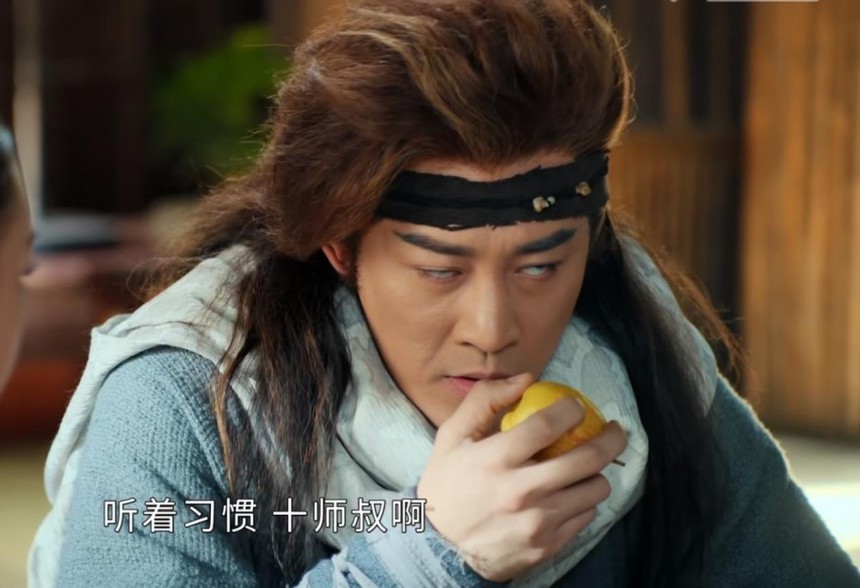 Khán giả 'rùng mình' với tài tử U50 diễn nhí nhảnh như con nít, còn có cảnh nhạy cảm với nữ phụ kém 22 tuổi - Ảnh 6.