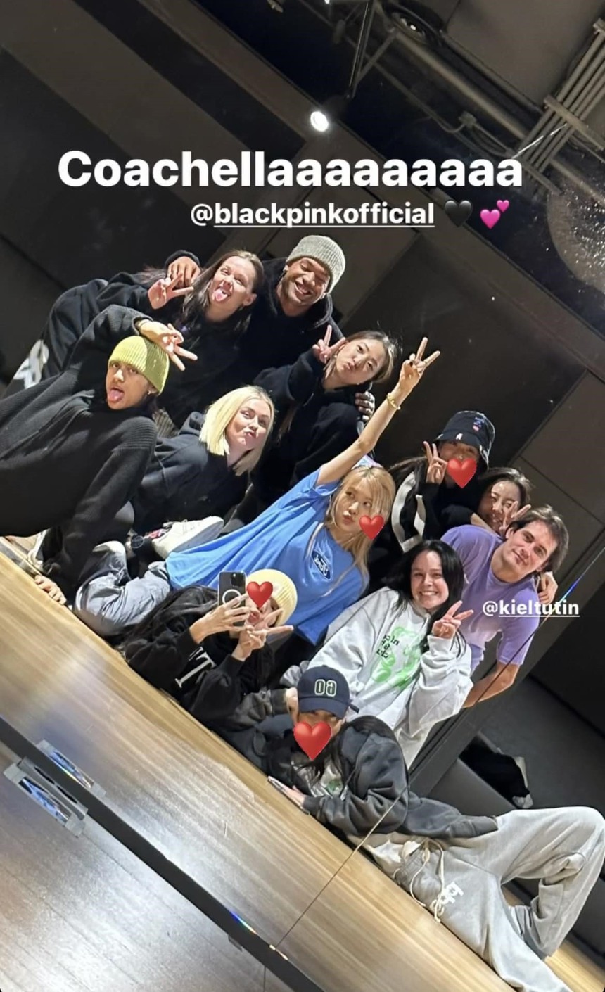 Nhìn lại những khoảnh khắc "thần sầu" của BLACKPINK tại Coachella, Jisoo hào hứng chờ đêm diễn quan trọng - Ảnh 12.