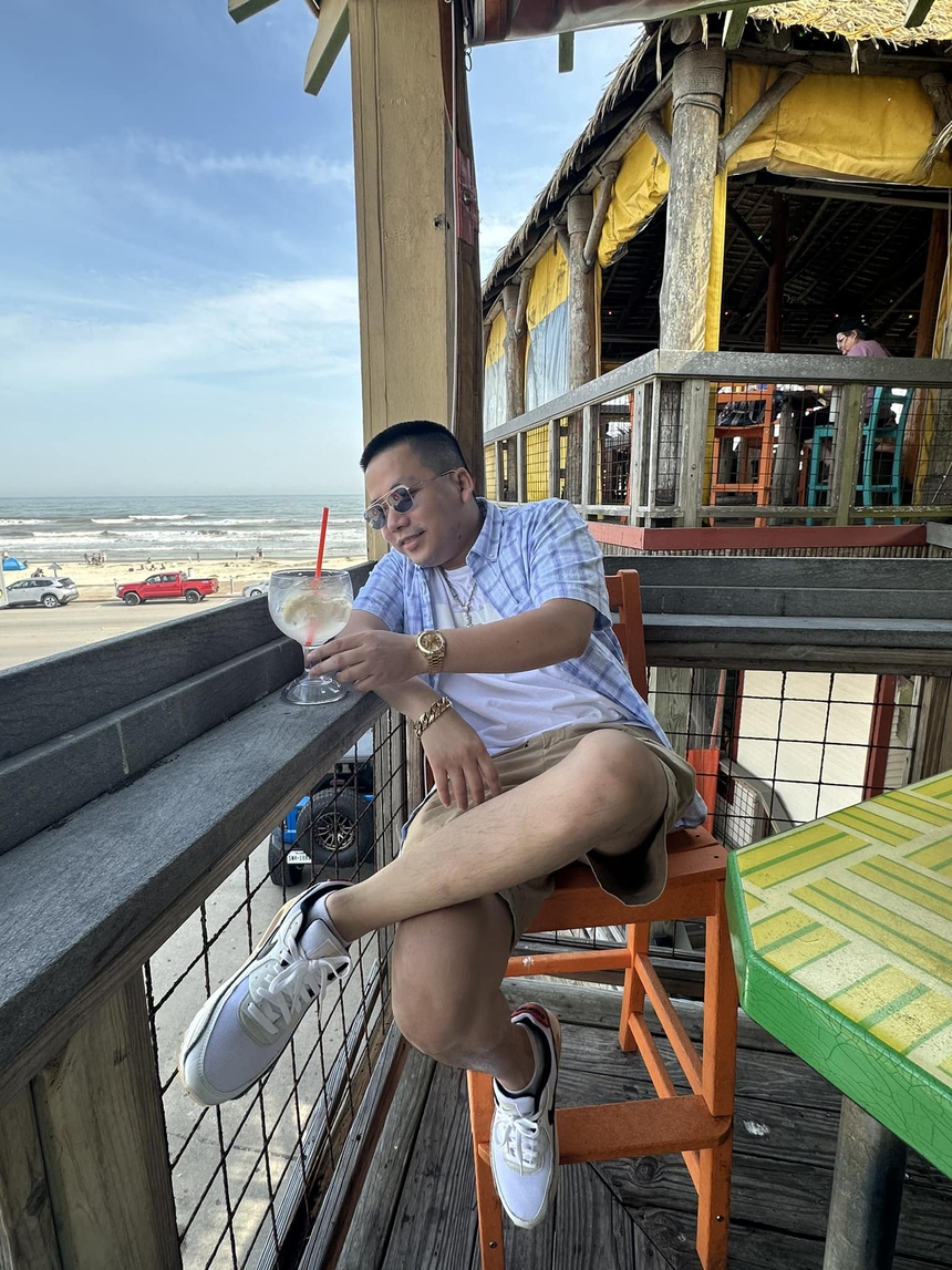 Khoa Pug bị chỉ trích vì thái độ bán hàng “ta đây”: Thích thì bán, không thích thì nghỉ vì nhiều tiền! - Ảnh 1. Khoa Pug bị chỉ trích vì thái độ bán hàng “ta đây”: Thích thì bán, không thích thì nghỉ vì nhiều tiền! - Ảnh 1.