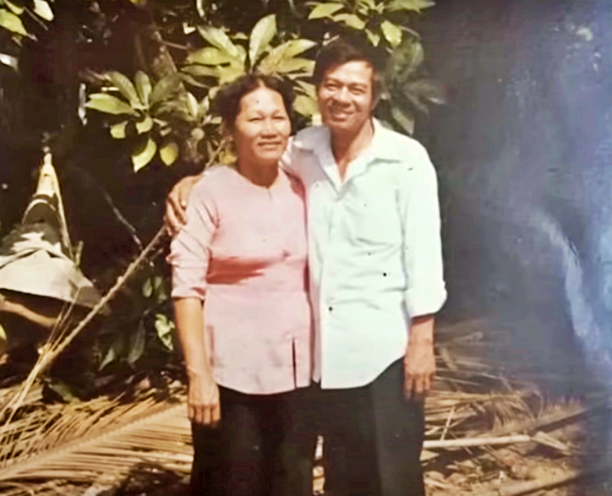 Gặp cô gái xinh trên chuyến xe khách, anh lính si mê theo về tận nhà, 48 năm nuối tiếc một điều - Ảnh 1.