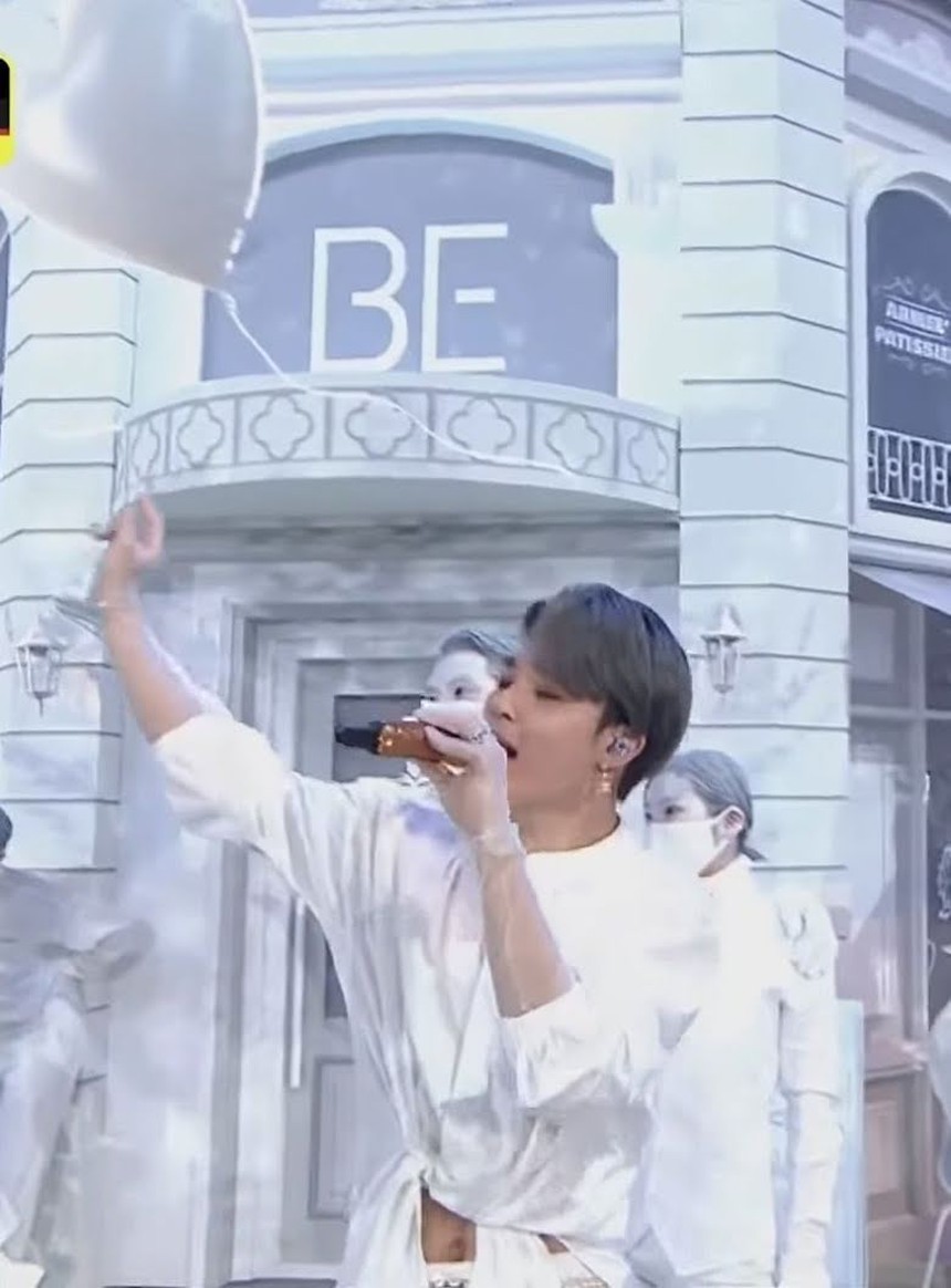 (Đăng Chủ nhật) 4 khoảnh khắc mang tính biểu tượng khi các thành viên BTS diện áo crop top - Ảnh 16.