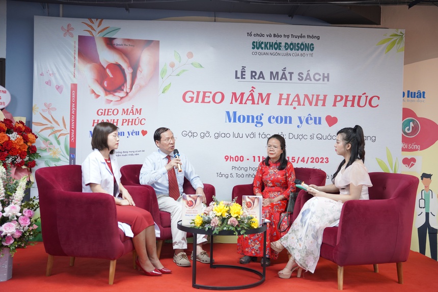 Nữ dược sĩ "kỳ lạ" viết sách lấp đầy lỗ hổng thiếu kiến thức sinh sản, dành tiền làm từ thiện - Ảnh 1.