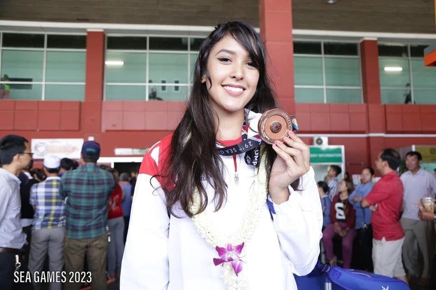 Mỹ nhân SEA Games 32 gây sốt với nhan sắc gây thương nhớ: Bông hồng lai với chiều cao lên tới 1m80 - Ảnh 1.