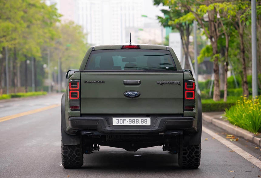 Ford Ranger Raptor 2019 chạy 40.000 km bán lại đắt hơn cả Raptor 2023: CĐM nói 'biển số đẹp mà đắt hơn nửa tỷ đồng' - Ảnh 4. Ford Ranger Raptor 2019 chạy 40.000 km bán lại đắt hơn cả Raptor 2023: CĐM nói 'biển số đẹp mà đắt hơn nửa tỷ đồng' - Ảnh 4.