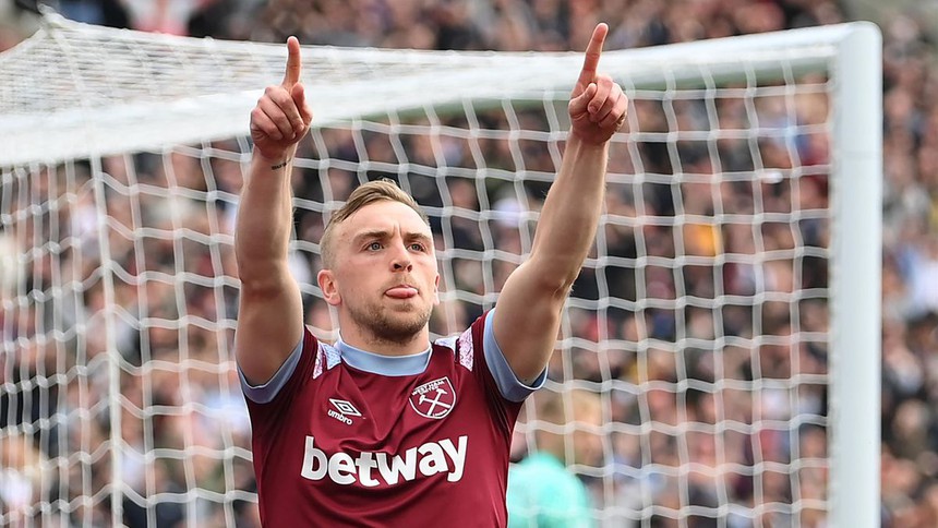 Bowen hoàn tất màn lội ngược dòng của West Ham với cú sút làm bó tay Ramsdale Bowen hoàn tất màn lội ngược dòng của West Ham với cú sút làm bó tay Ramsdale