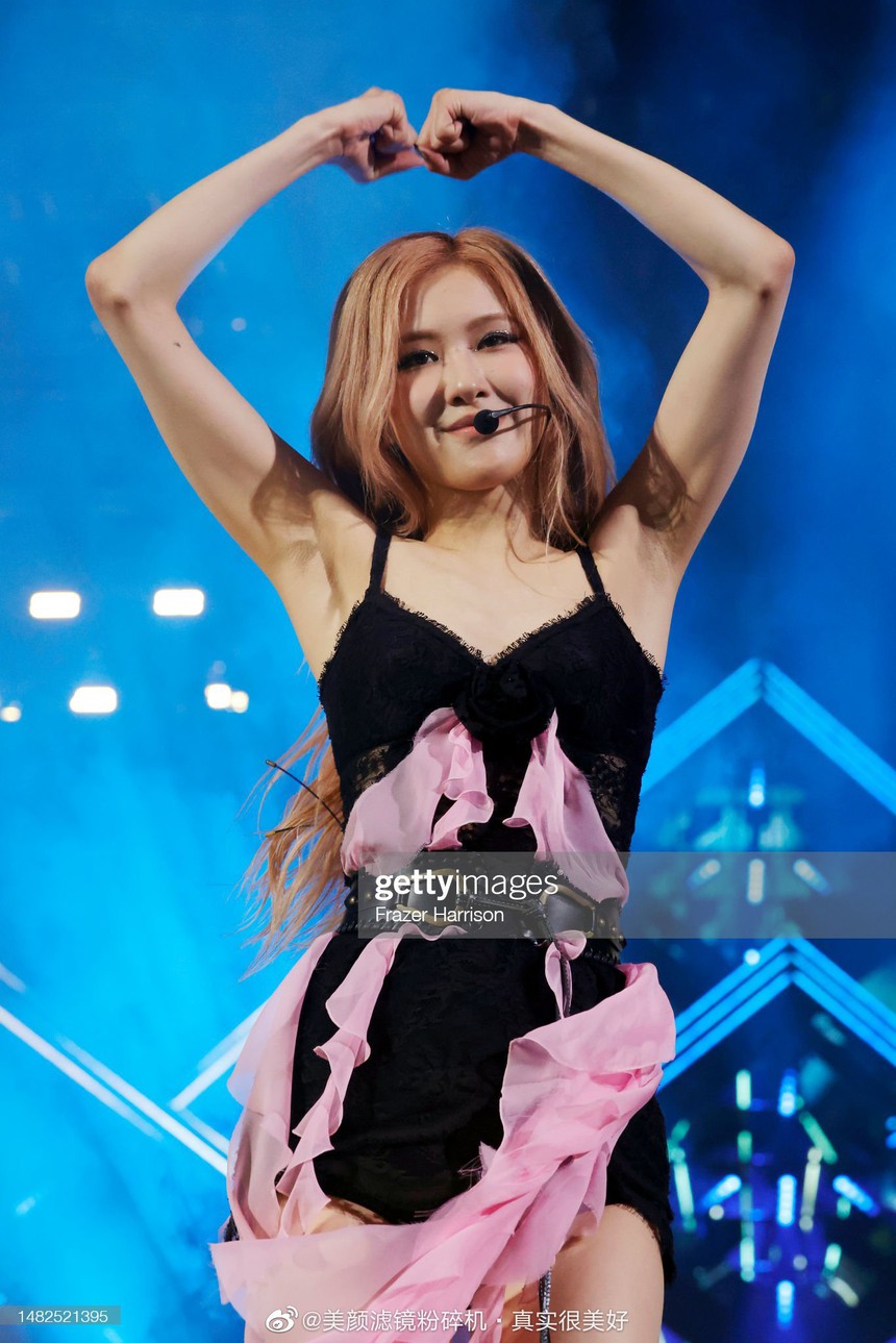 BLACKPINK bị dìm thê thảm qua “ống kính tử thần” tại Coachella 2023, liệu clip cam thường có vớt vát lại được? - Ảnh 4. BLACKPINK bị dìm thê thảm qua “ống kính tử thần” tại Coachella 2023, liệu clip cam thường có vớt vát lại được? - Ảnh 4.