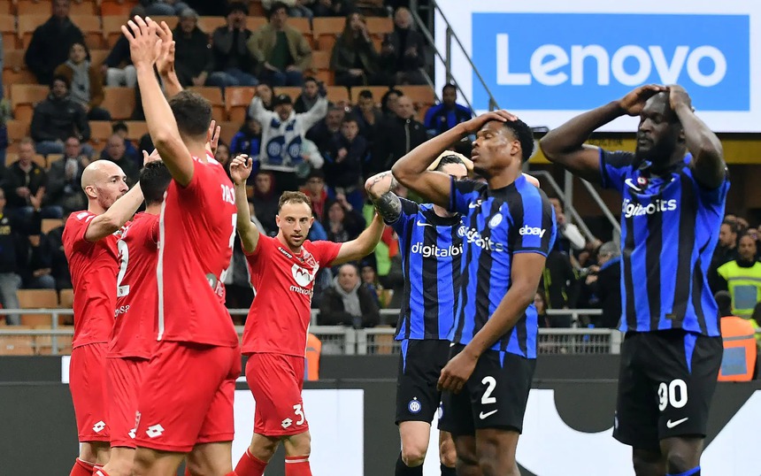 Thua sân nhà 3 trận liên tiếp: Inter vẫy vùng trong vũng lầy - Ảnh 1.