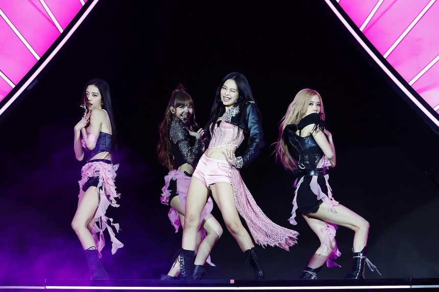 BLACKPINK tại Coachella 2023: Lép vế hơn hẳn huyền thoại 2019, đứng chung gây tiếc nuối nhưng tách riêng ai cũng sáng rực - Ảnh 5.
