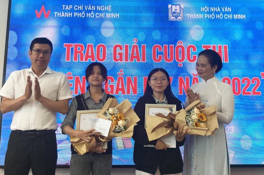 Chào mừng Ngày Sách và Văn hóa đọc Việt Nam: Giải 'Truyện ngắn hay 2022' - Hay hơn mong đợi! - Ảnh 2.
