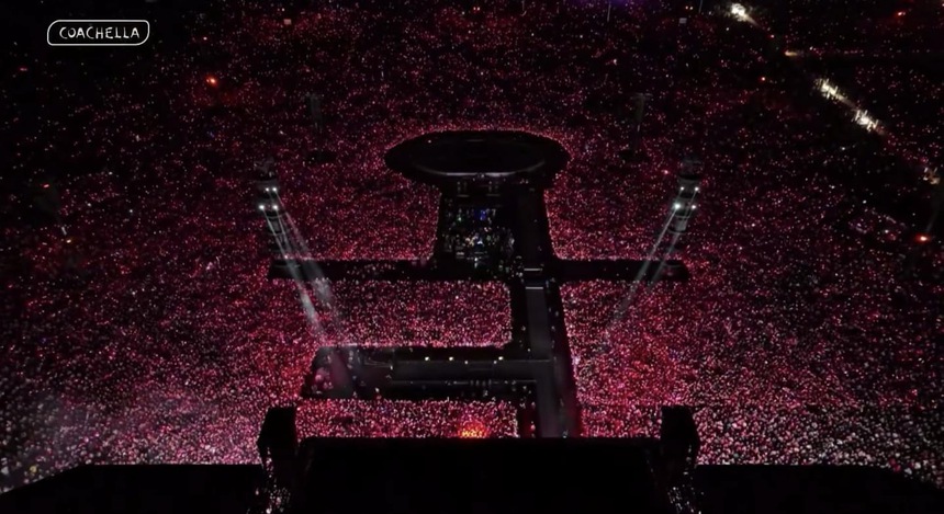 BLACKPINK khuấy đảo Coachella với vai trò diễn chính: Sân khấu hoành tráng, diễn live siêu bùng nổ giữa biển "búa hồng" - Ảnh 5.