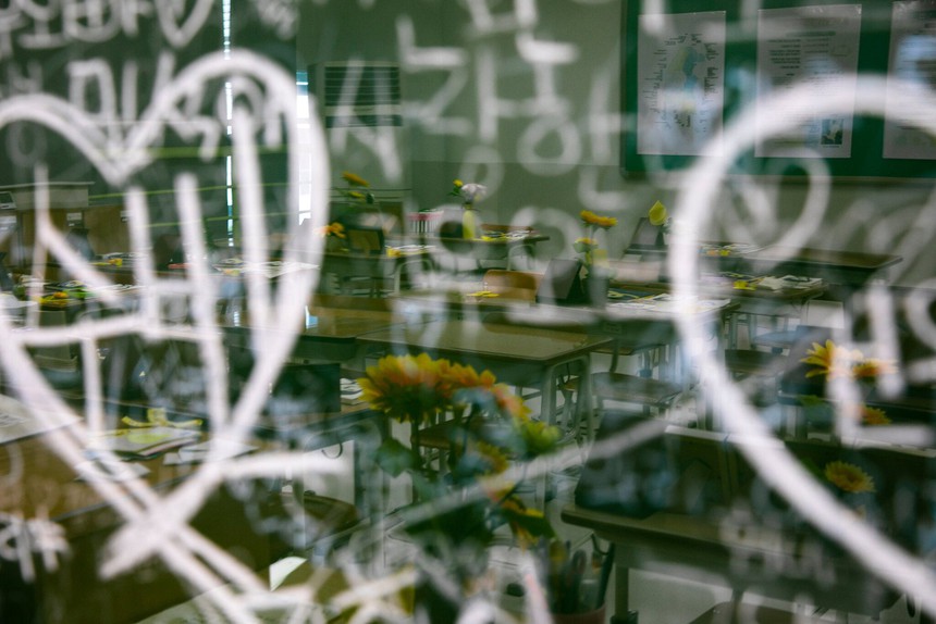 Tròn 9 năm sau thảm họa chìm phà Sewol tồi tệ nhất lịch sử Hàn Quốc, người ở lại vẫn đau đáu chưa thể chấp nhận sự thật đau lòng - Ảnh 6.