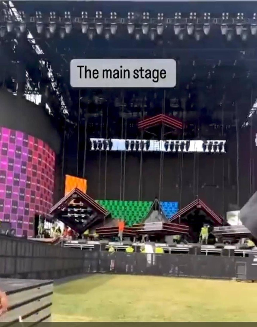 Hé lộ sân khấu Coachella trước giờ G, BLACKPINK xuất hiện hoành tráng bằng trực thăng?  - Ảnh 3.