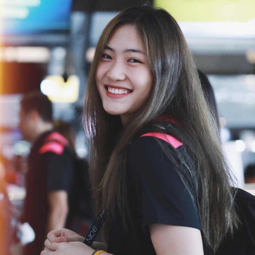 Nụ cười "toả nắng" của Việt Hương Nụ cười "toả nắng" của Việt Hương