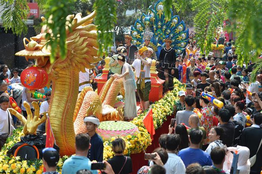 Thái Lan cảnh báo nguy cơ mắc Covid-19 gia tăng trong dịp Tết Songkran - Ảnh 1. Thái Lan cảnh báo nguy cơ mắc Covid-19 gia tăng trong dịp Tết Songkran - Ảnh 1.