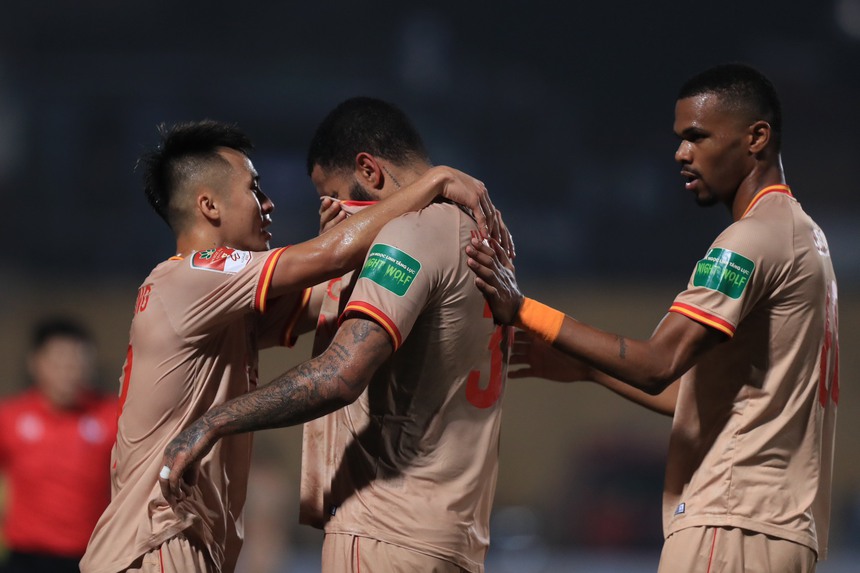 Kết quả vòng 7 V-League 2023: CAHN thắng tưng bừng Nam Định, Bình Dương ngụp lặn ở đáy BXH - Ảnh 2.