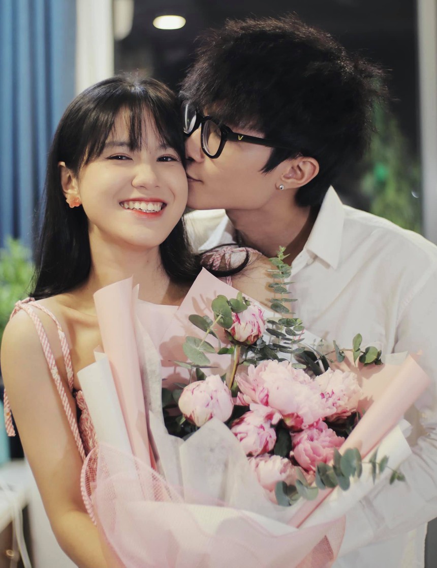 Chuyện tình yêu 1 thập kỷ và lời hứa tưởng “chơi dại” nhưng lại thành hiện thực của Tizi - Đích Lép: “Cho anh 10 năm, anh sẽ chiến đấu hết mức, nếu đủ vững vàng và xứng đáng, anh sẽ cưới em” - Ảnh 1.