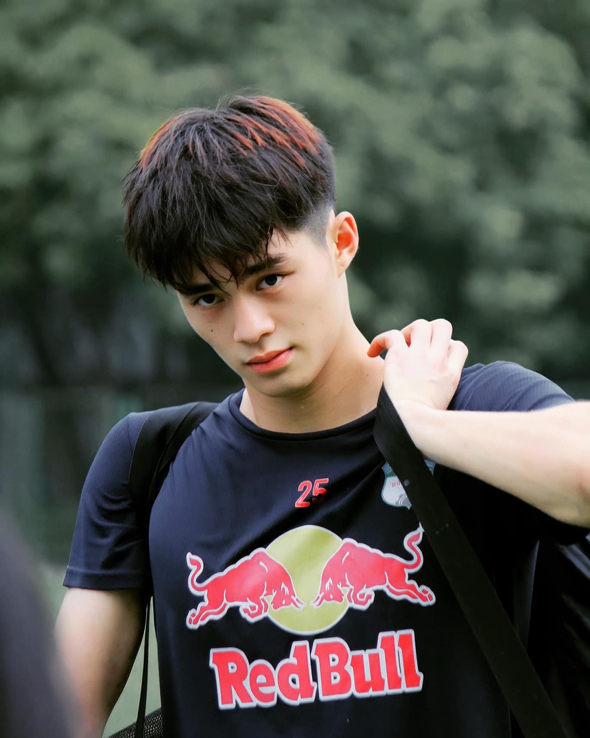 Profile dàn thủ môn điển trai của ĐT U22 Việt Nam ở SEA Games 32 - Ảnh 9. Profile dàn thủ môn điển trai của ĐT U22 Việt Nam ở SEA Games 32 - Ảnh 9.