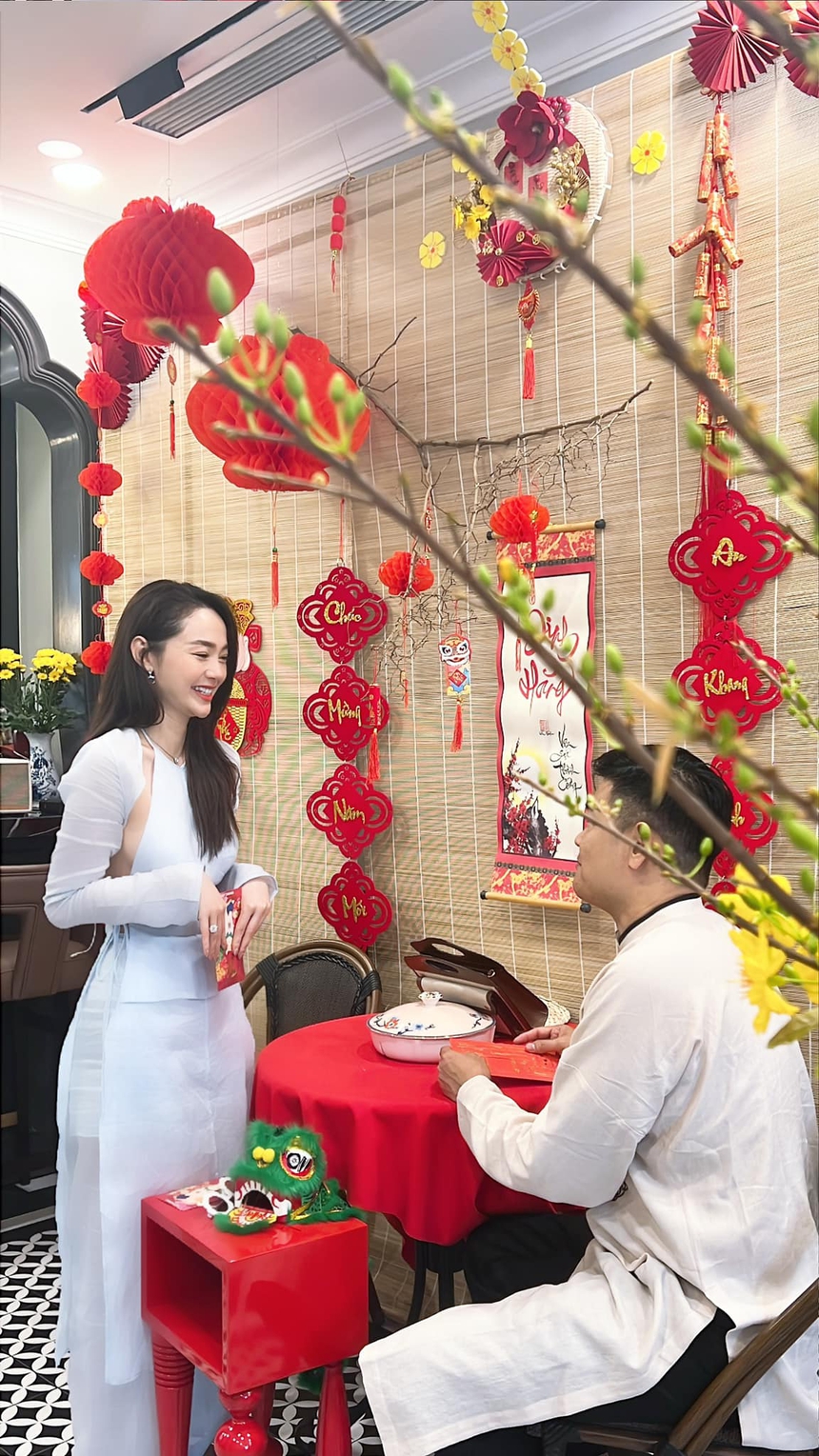 Mẹ bầu Minh Hằng sống trong cơ ngơi nhà chồng: Biệt thự bạc tỷ, những góc hiếm hoi hé lộ đều toát vẻ xa hoa  - Ảnh 4.