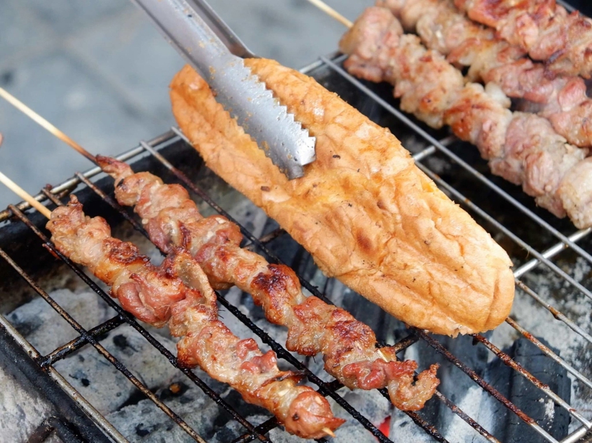 Làm việc 22 năm bị sa thải, người phụ nữ về bán xiên que kiếm 800 triệu đồng/năm: Làm chủ khổ hơn nhân viên tại sao ai cũng “đâm đầu” - Ảnh 2.