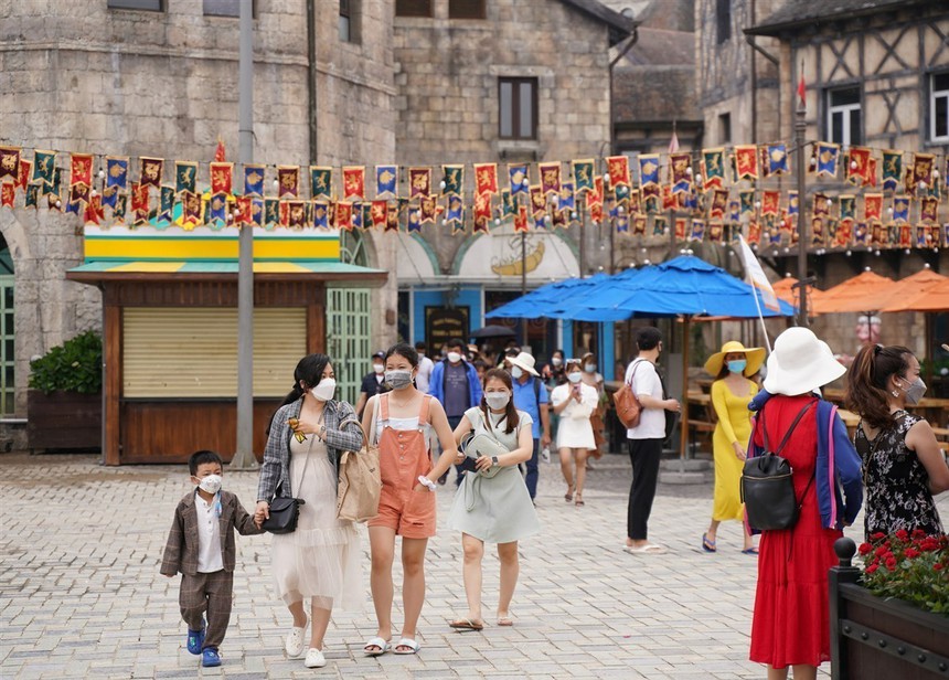 'Nóng' tour du lịch dịp nghỉ Lễ 30/4 và 1/5 - Ảnh 1.