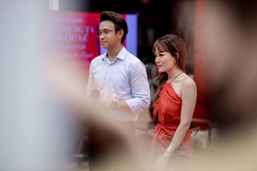 Nguyên Hà ứng biến bất ngờ khi bị yêu cầu hát live tiếng Pháp ngay giữa sự kiện - Ảnh 7.