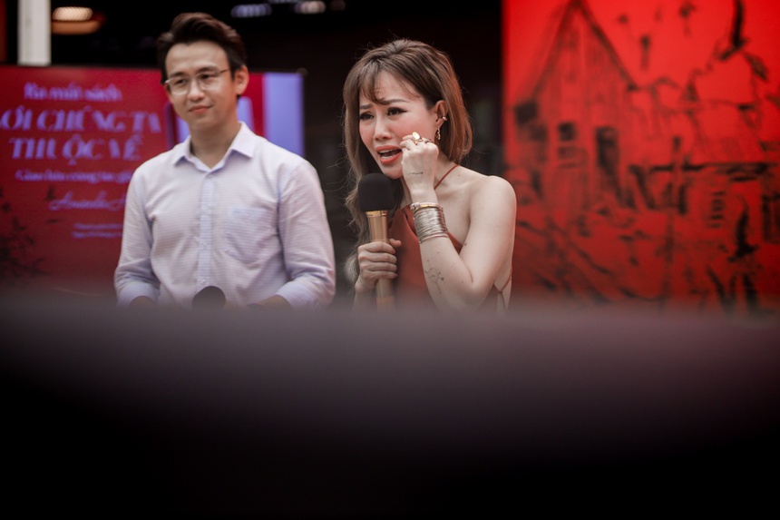 Nguyên Hà ứng biến bất ngờ khi bị yêu cầu hát live tiếng Pháp ngay giữa sự kiện - Ảnh 6.