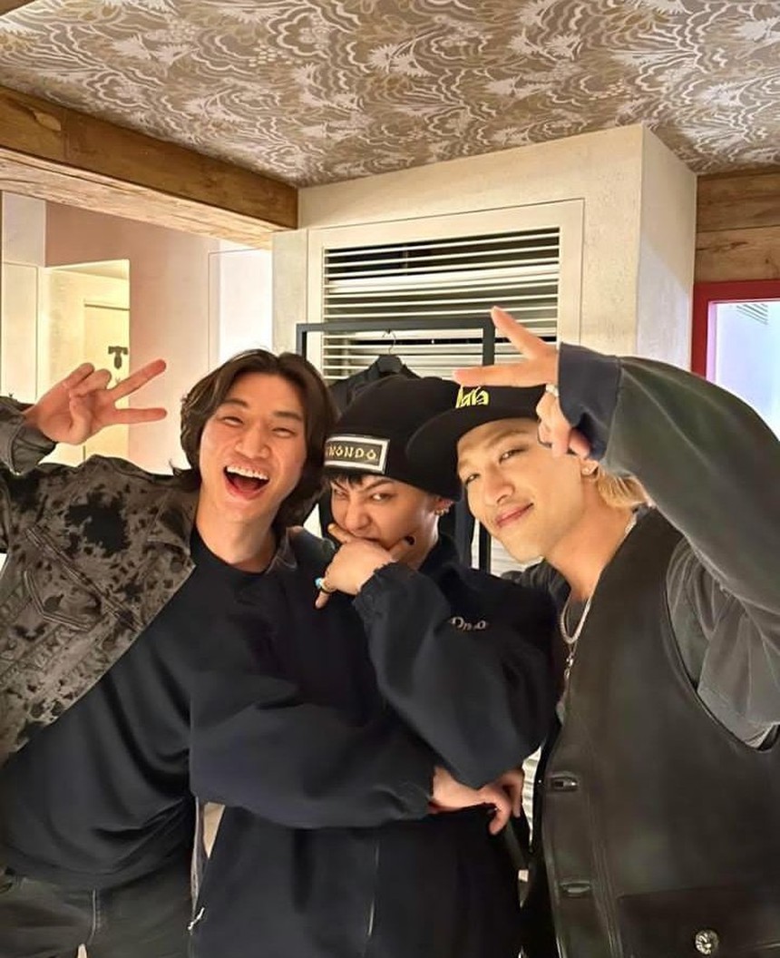 G-Dragon Big Bang thu hút sự chú ý với những bức ảnh ngẫu hứng về cuộc sống hàng ngày trên MXH - Ảnh 5. G-Dragon Big Bang thu hút sự chú ý với những bức ảnh ngẫu hứng về cuộc sống hàng ngày trên MXH - Ảnh 5.