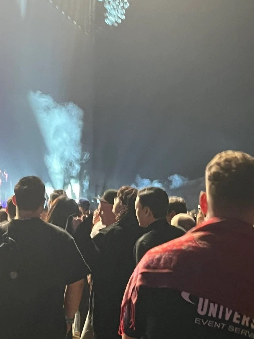 Tan chảy với những hình ảnh Jungkook BTS tại 'Coachella 2023' - Ảnh 10.