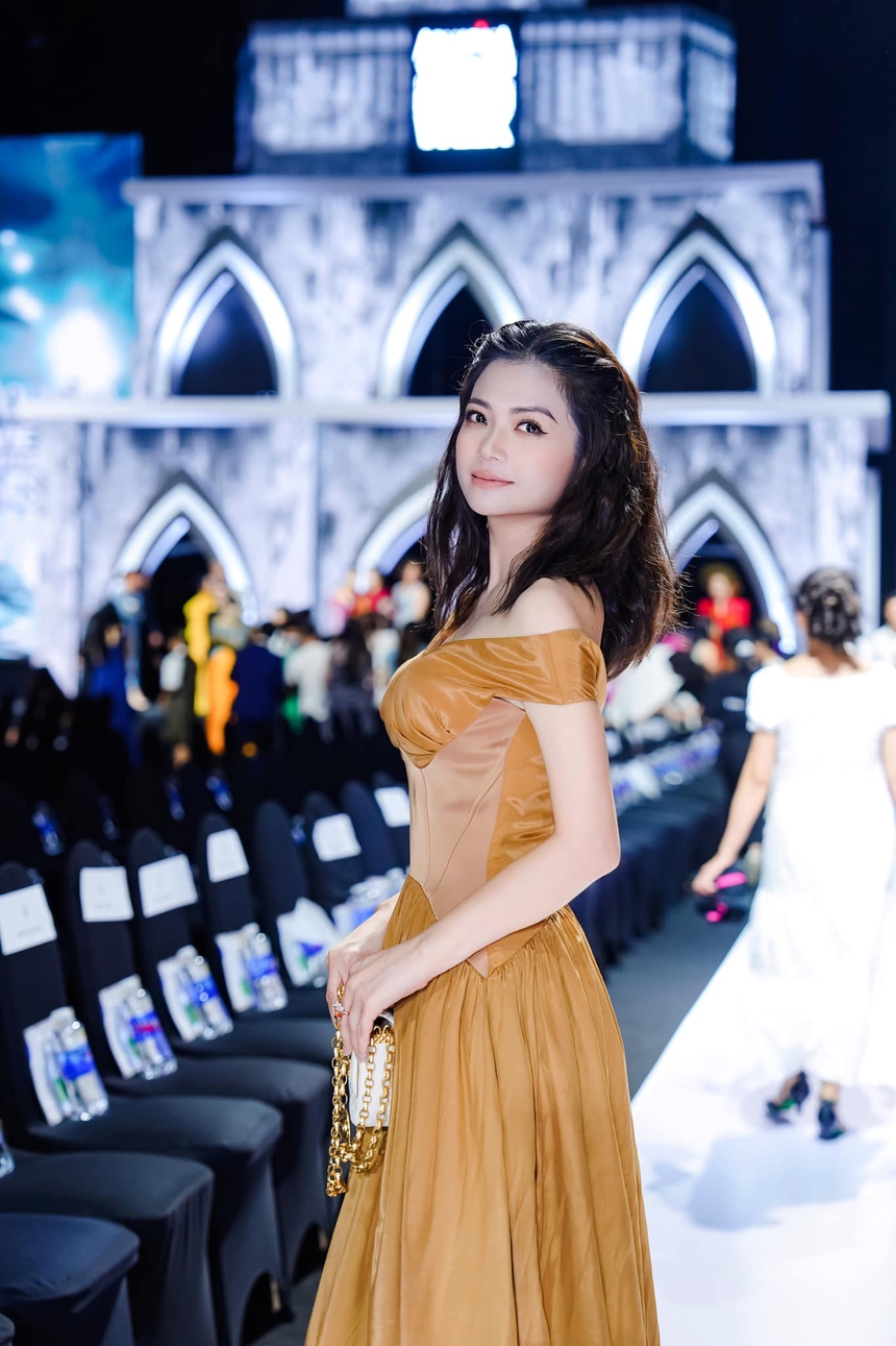 Chiêm ngưỡng nhan sắc "hội phụ nữ" trong Gia đình mình vui bất thình lình - Ảnh 10.