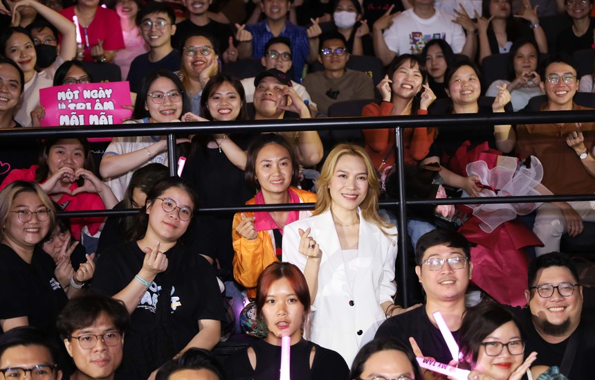 Chị Hằng biên tập: Mỹ Tâm khép lại hành trình của 'Người Giữ Thời Gian', dành toàn bộ lợi nhuận thu được giúp đỡ trẻ em nghèo hiếu học - Ảnh 2.